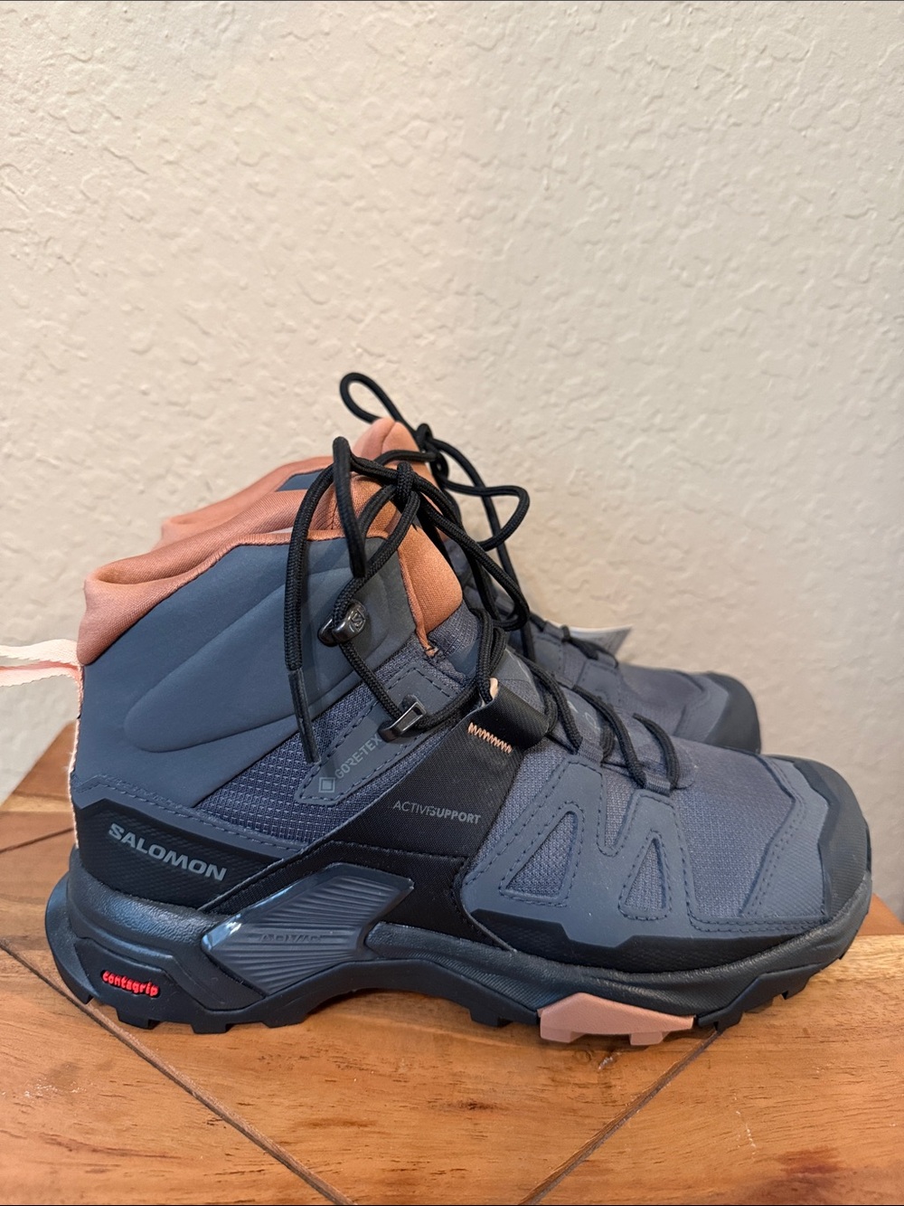 Salomon GORE-TEX Mid-Cut Hiking Boots